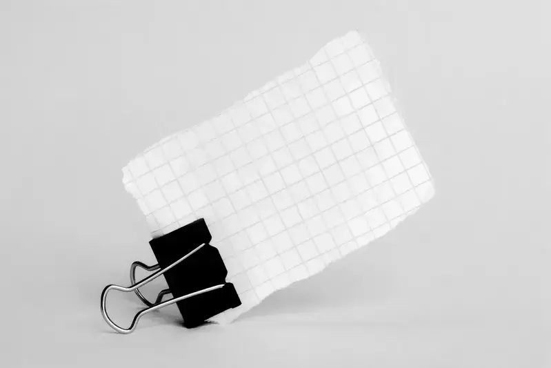 Ilustración que muestra la falta de documentación durante el proceso de obtención de licencias.