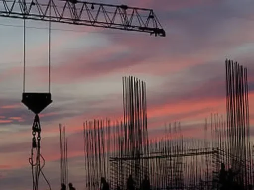 Imagen que ilustra la importancia de las licencias de construcción en un proyecto.